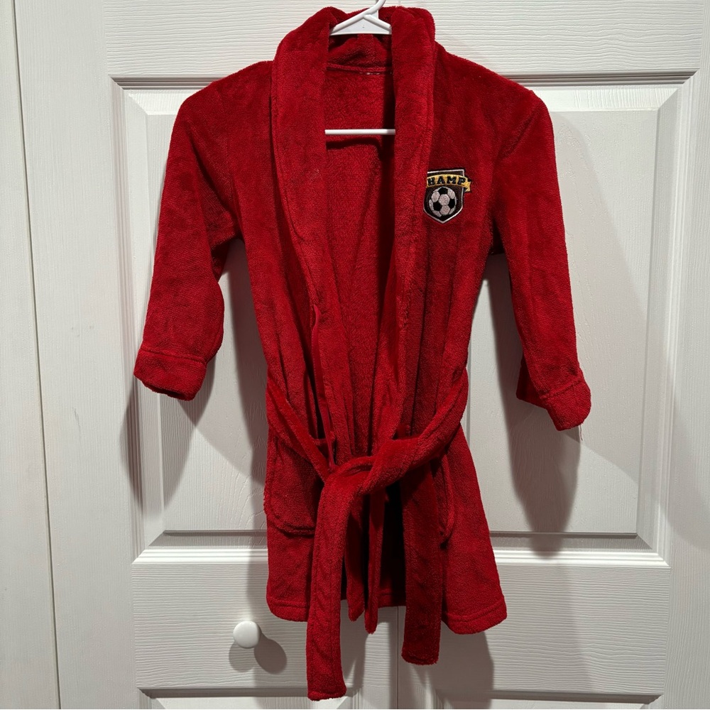KOHL’S Boy’s Red Fuzzy Fleece Soccer Ball Champs Bath Robe - size one-size